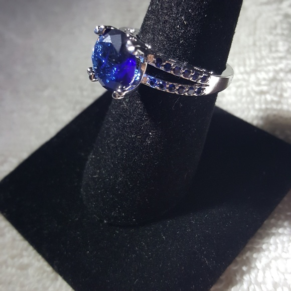 Blue Sapphire Gemstones Fashion Ring SZ 8 NEW - Picture 2 of 2